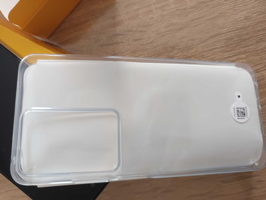 Продавам нов телефон realme 14