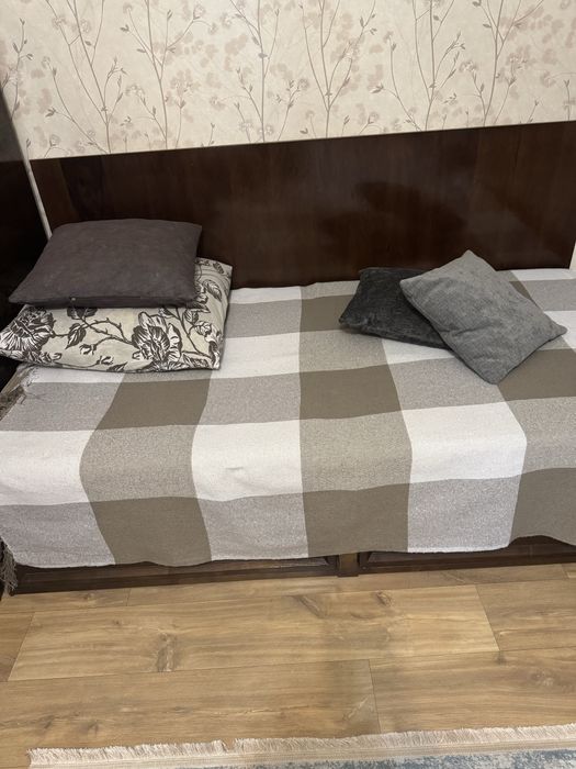 Продам диван не раскладной