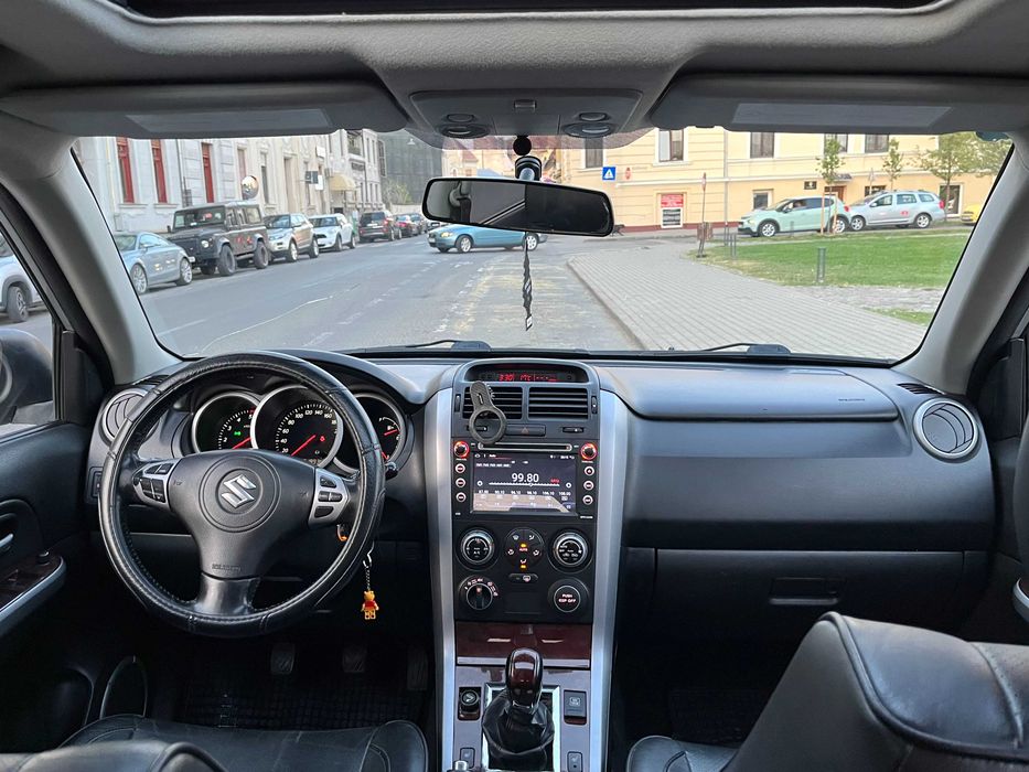 Suzuki Grand Vitara 1.9 Diesel 4x4 - Fără accidente - 4 uși - Trapă - Piele - SUV Offroad