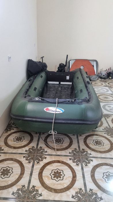 Продаётся лодка с матором Меркурий 9.9