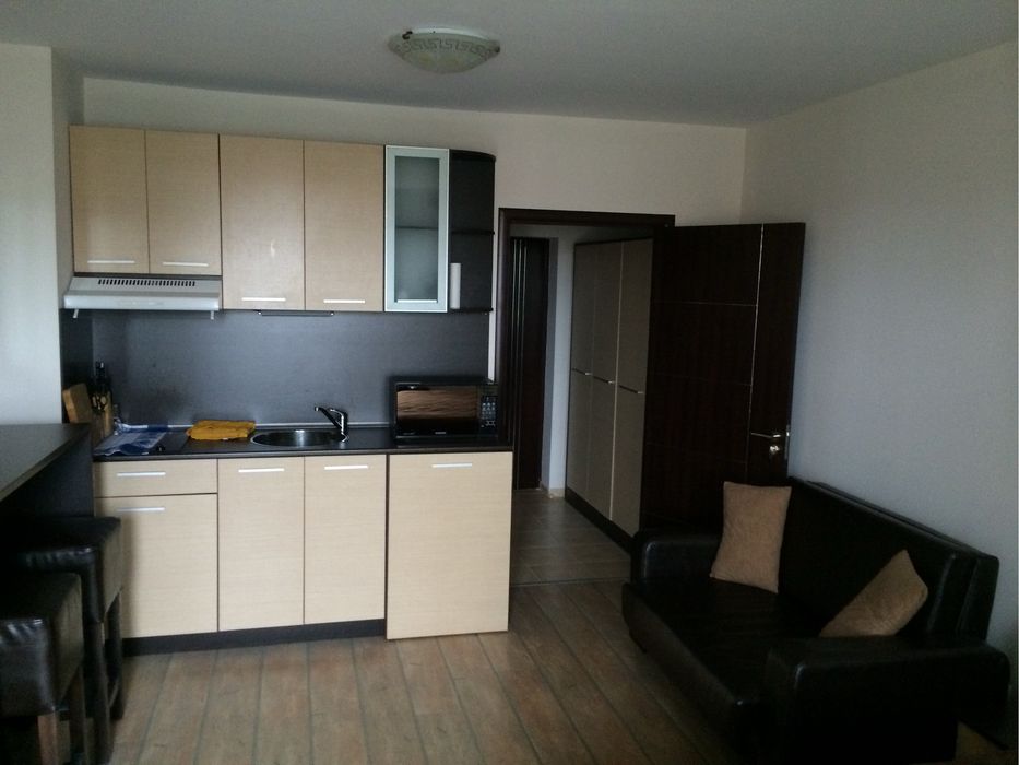 Давам под наем обзаведено студио к-с " Алпин Лодж "