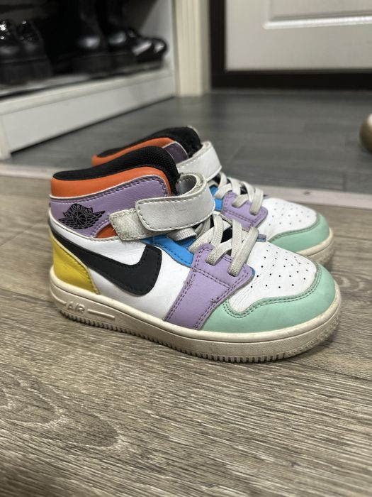 Детские кросовки Nike.