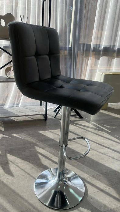 Продам два барных стула