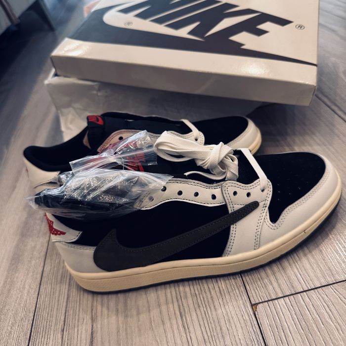 Nike Air Jordan 1 low og 40,5 noi in cutie