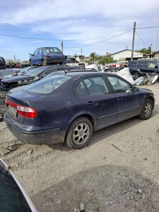 Seat Toledo 2002 година 1.6 бензин, на части