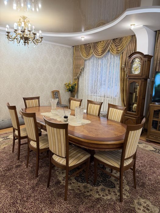 Продается стол со стульями!