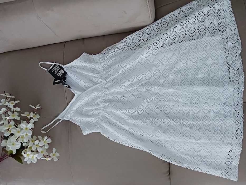 Нова  бяла рокля ЕXPRESS с етикет, размер-XS- 10 евро