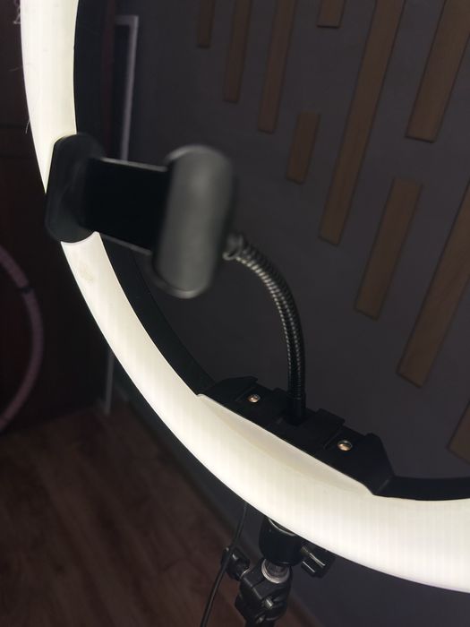 Продам кольцевую лампу