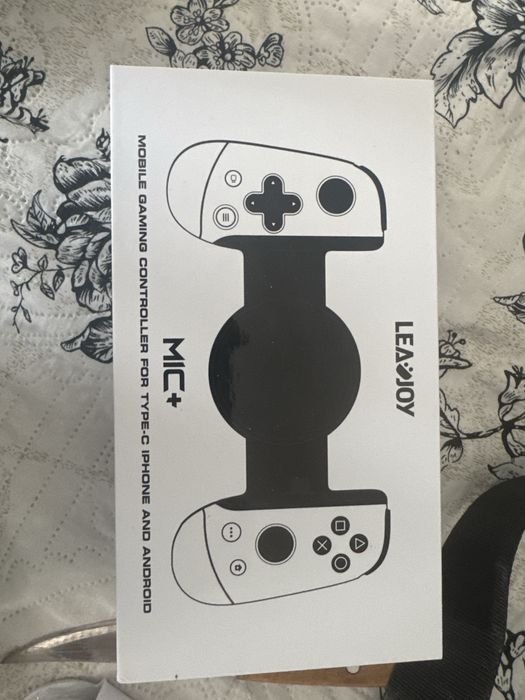 Продаю игровую приставку геймпад