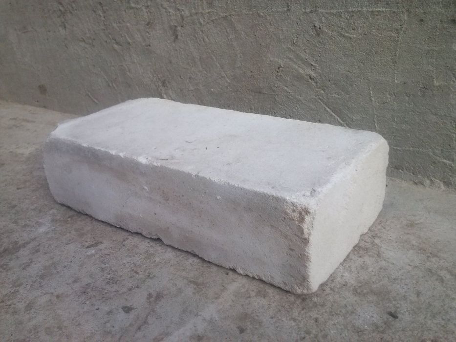Рельсы ЖД. Кирпичи