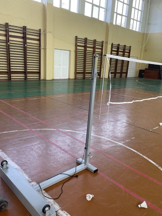Stalpi badminton cu fileu inclus