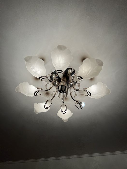 Срочно продам люстру!