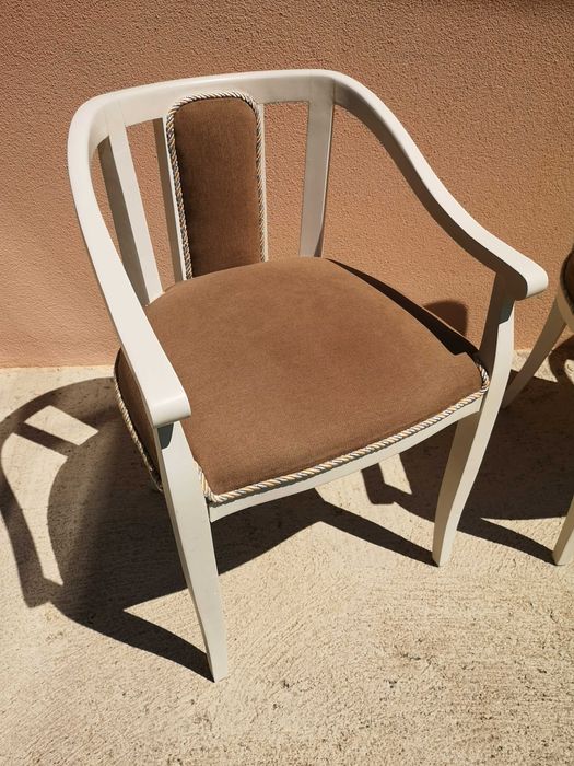 Трапезни столове 6 броя дървени