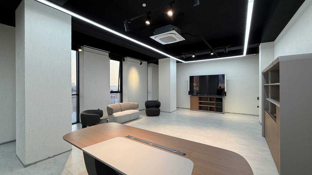 Коммерческое помещение 2100 м2 на первой линии просп. Амира Темура