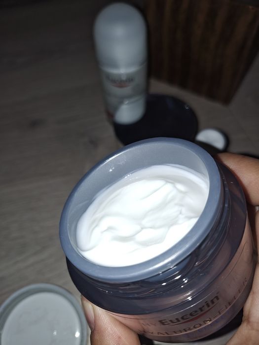 Eucerin hialuron-filler 3xeffect серията дневен и нощен крем + рол он и балсам