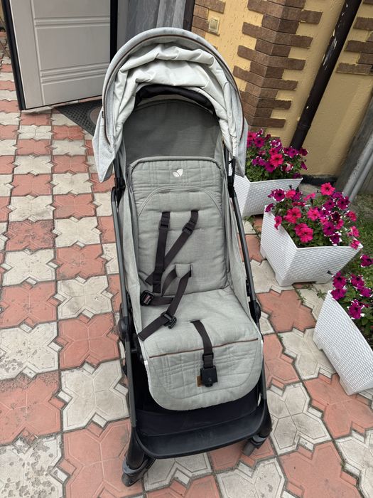 Коляска детская Joie