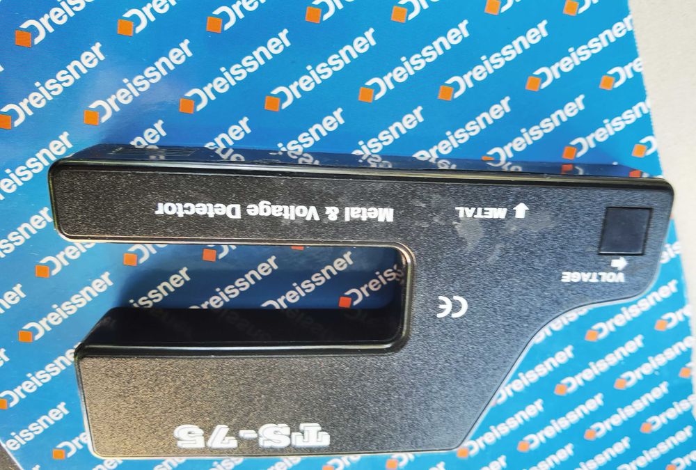 Detector de cabluri,tevi