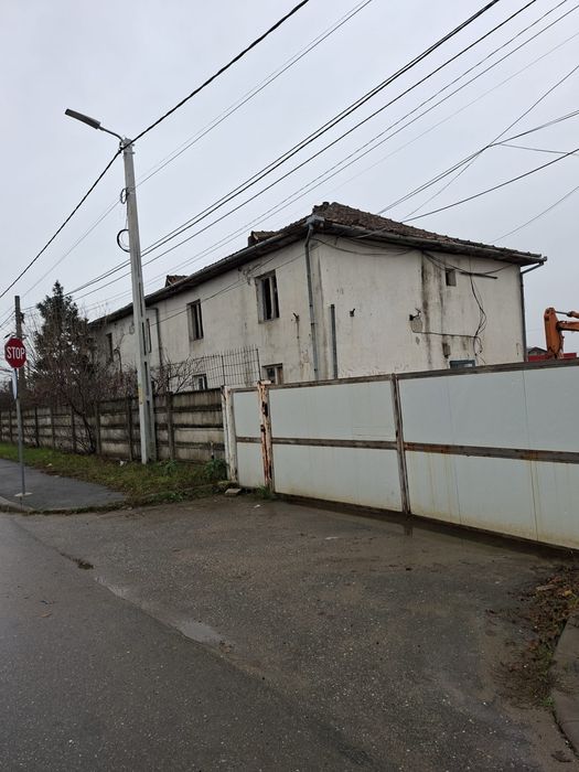 Teren 4000 de m3 intravilan plus cladire de birouri