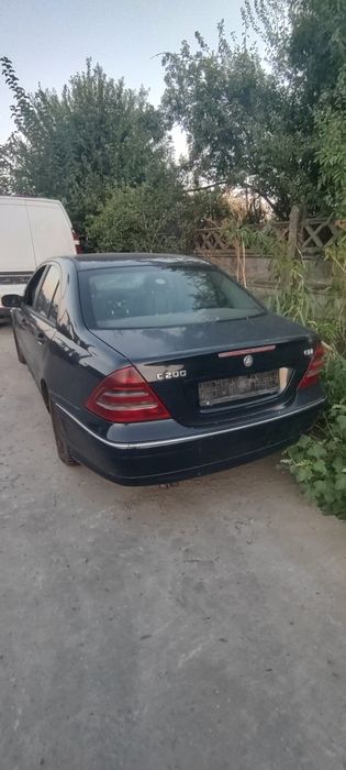 Dezmembrez Mercedes C klasse 200 cdi