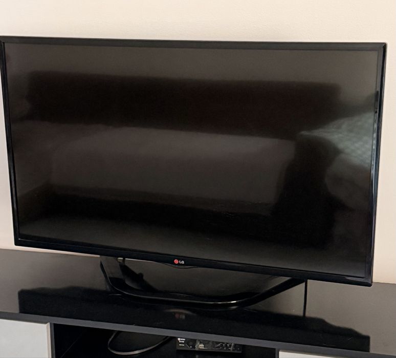 Телевизор LG 42LN570V-ZE