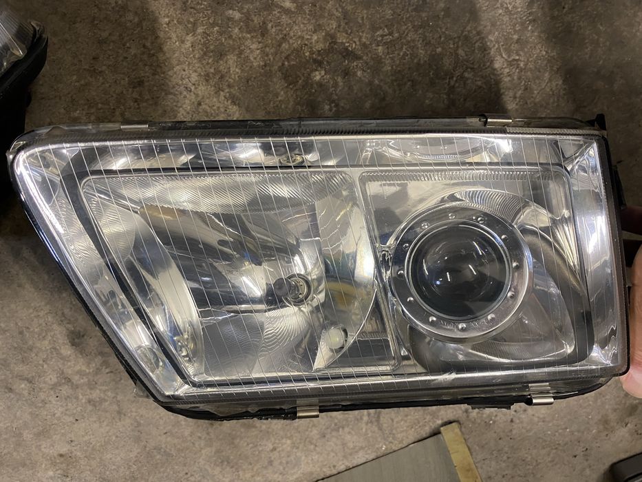 Фарове ксенон ауди с3 s3 2000г перфектни намалени