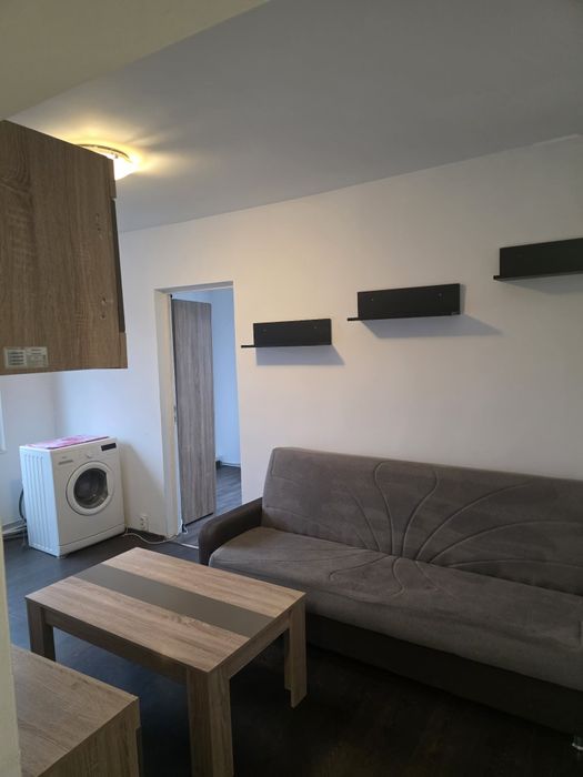 Închiriez apartament cu 3 camere, în Tătărași