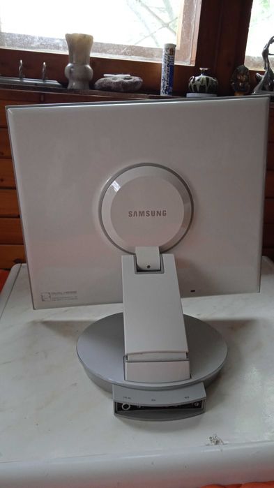Монитор Samsung Sync Master 173 plus 17’’ ретро