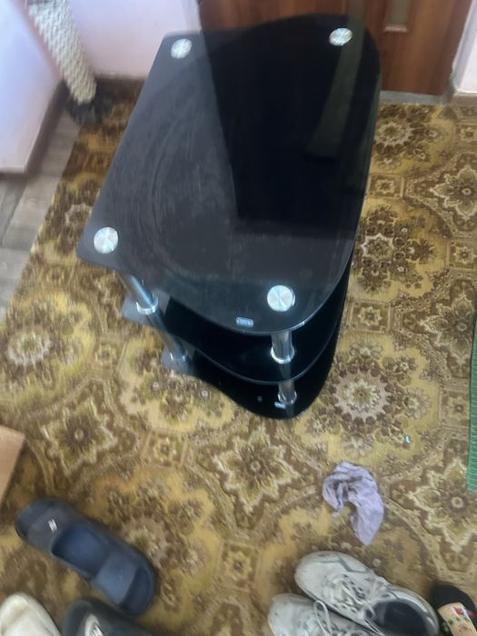 Продам столик под телевизор