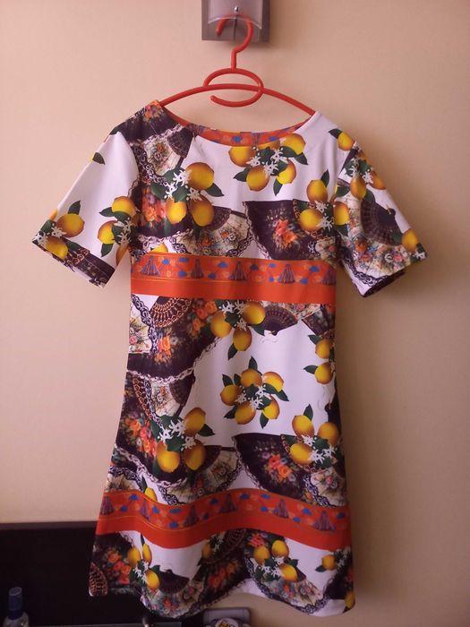 Нова рокля на лимони