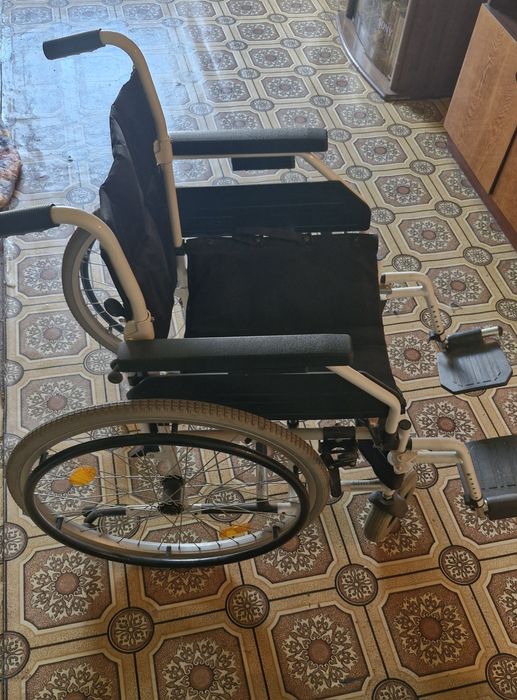 Инвалидная коляска