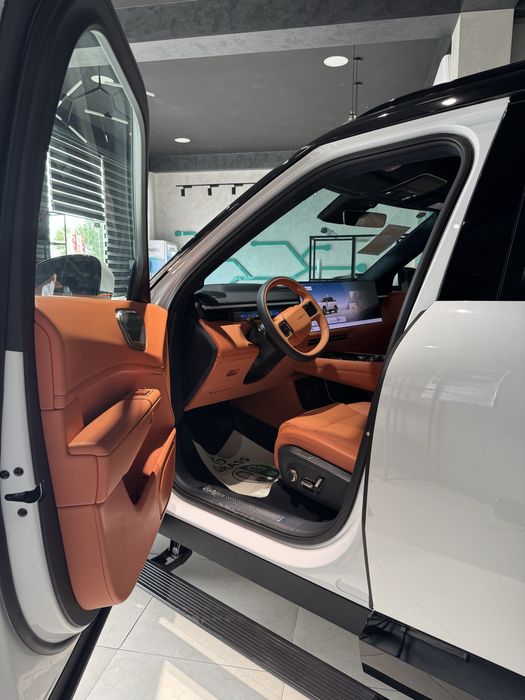 Lynk Co 900 full version