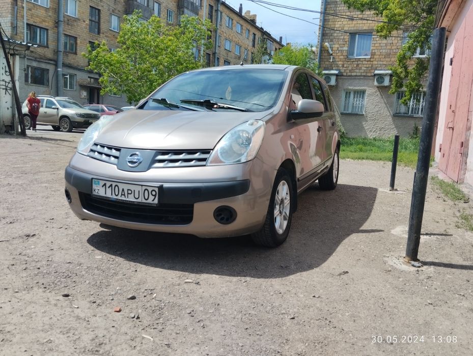 Продам Ниссан ноут 2006 года