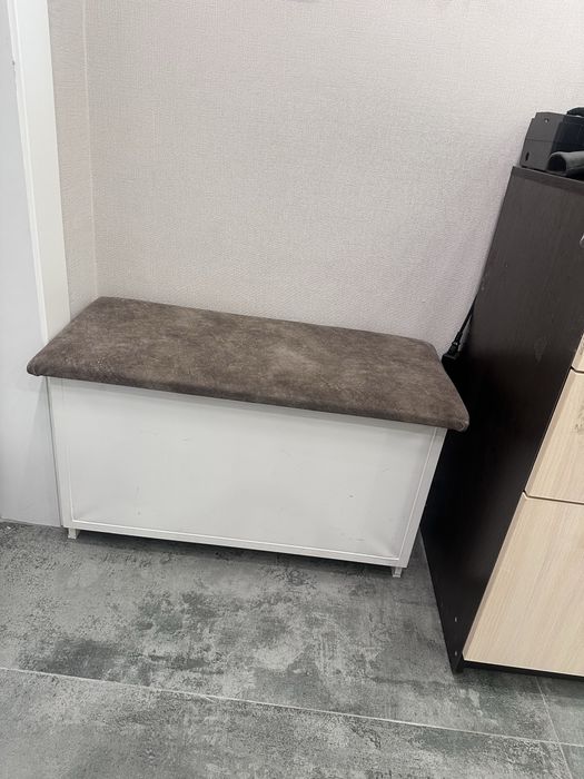 Банкетка сидушка в прихожею