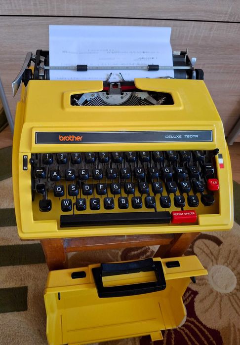 Masina de scris mecanica Brother Deluxe 760TR, din anii '70