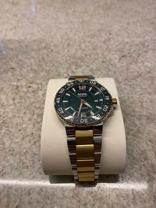 Швейцарски часовник automatic