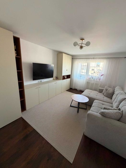 Persoana fizica inchiriez apartament cu 3 camere decomandat, 2 bai, Str. Calea Floresti, Manastur
