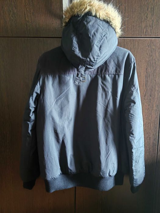 !NOU! Vand geaca noua de barbati Marime S Marca Asos