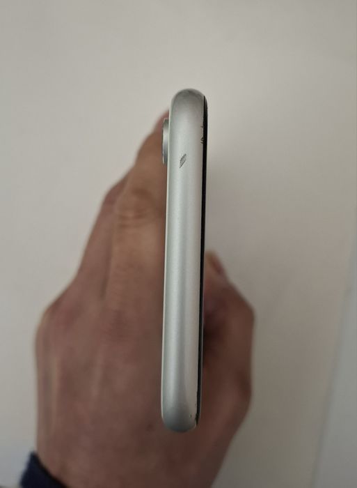 Продам Iphone XR