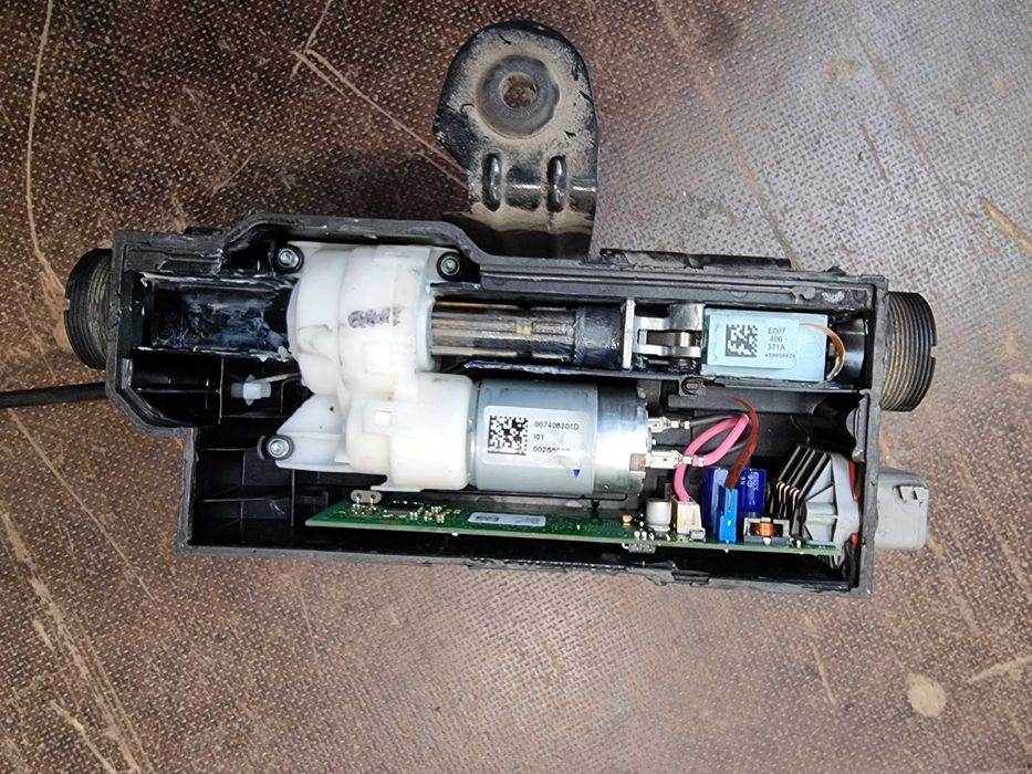 Reparații și modul frână de mână BMW X5 E70 X6 E71 F15 F16 F01F07