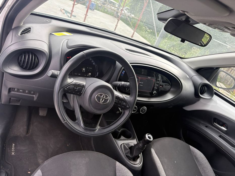 Bara fata capota faruri toyota aygo x