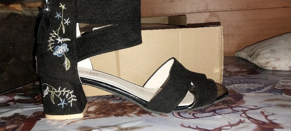 Женская обувь модная