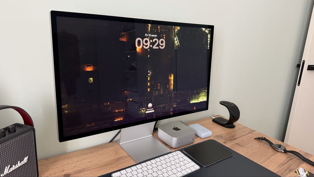 Mac mini, apple studio display, trackpad, keyboard