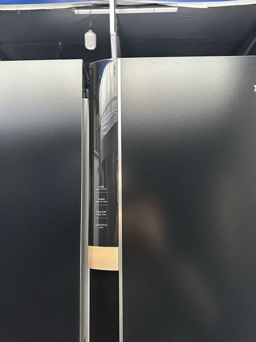 Большой семейний холодильник BESTON BSB-907BLMV