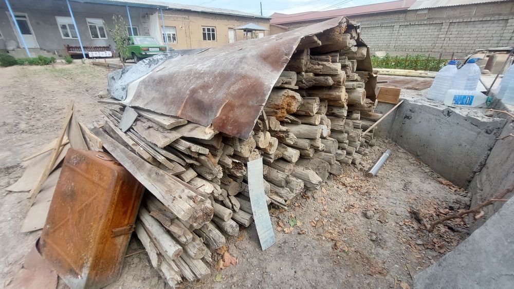 Yalangoch Kim Kardashianning fotosuratlarini koring