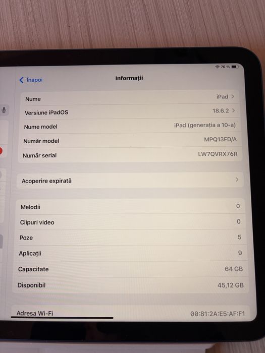 Ipad generatia a 10-a 64 GB + tastatura originala appel