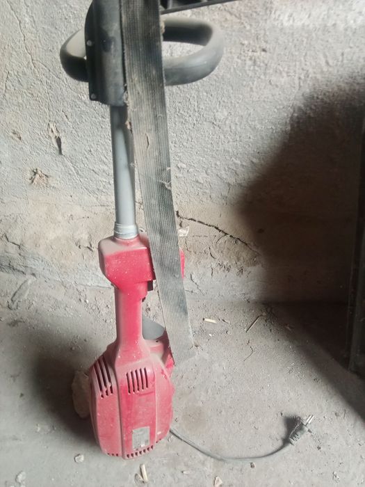 Продам триммер .