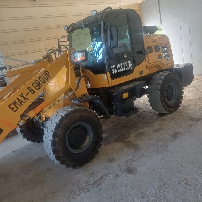 Yangi mini pogruzchik