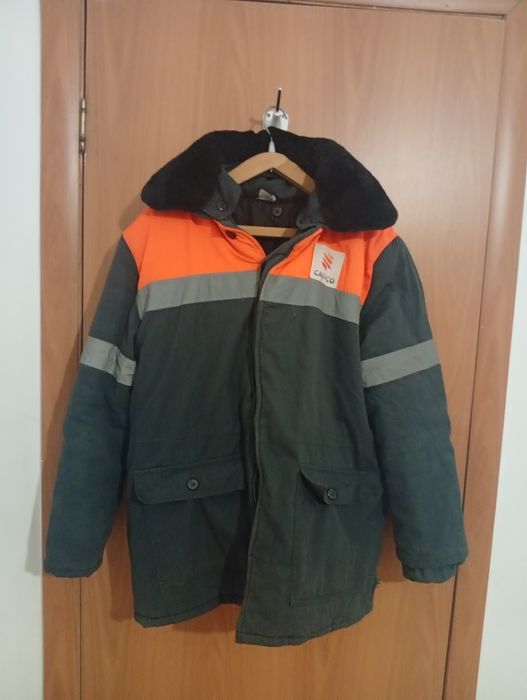 Продам куртку тёплую для работы