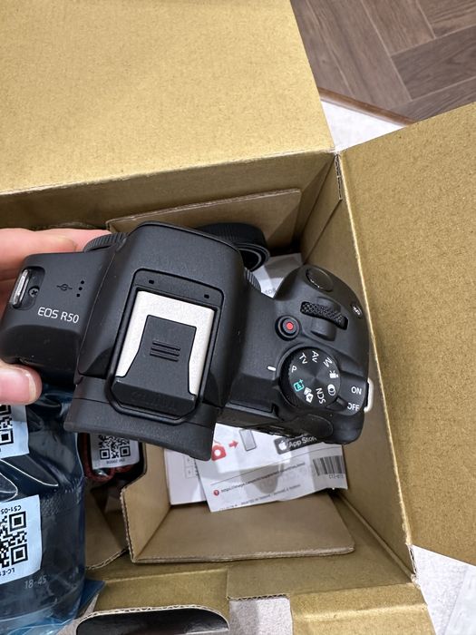 Продаю абсолютно новый Canon EOS R50