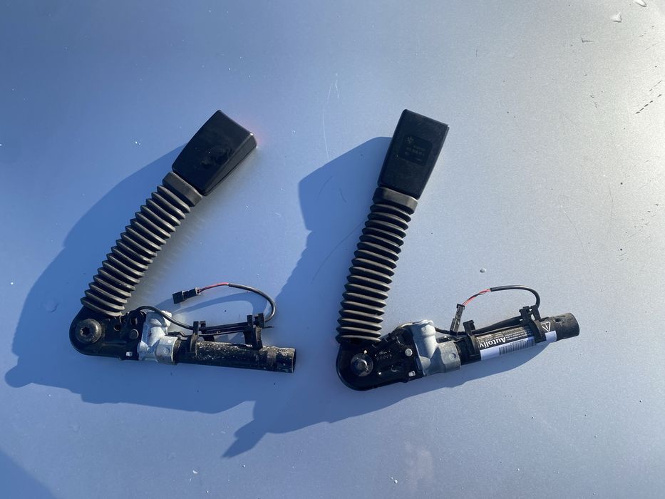 Pretensioner centura dreapta cu capsa bmw f10 f11 2010-2017